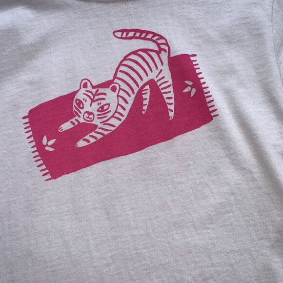 Tea Collection Yoga Cat Graphic Tee - Picture 3 of 8